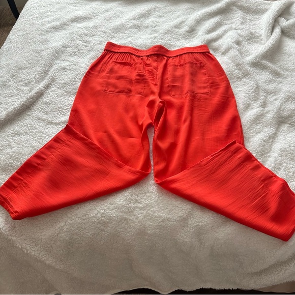 CAbi Women's Orange Trousers.Relaxed fit with elastic waistband.Very comfortable - Picture 5 of 6